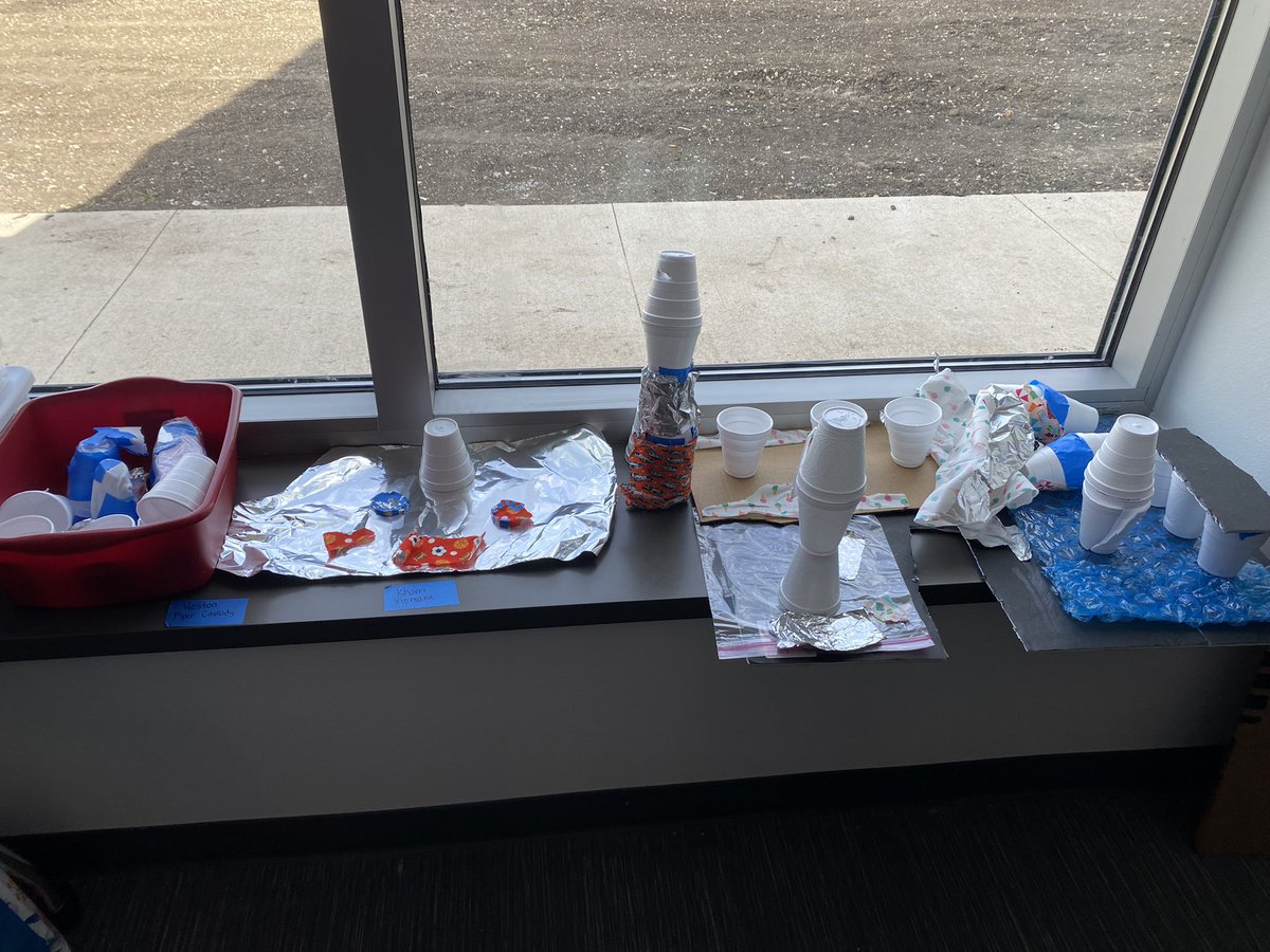 Look at these engineers!! I wonder if these projects will keep their popsicle from melting tomorrow?! 🤔 #HES #PantherPride  #experiencetime