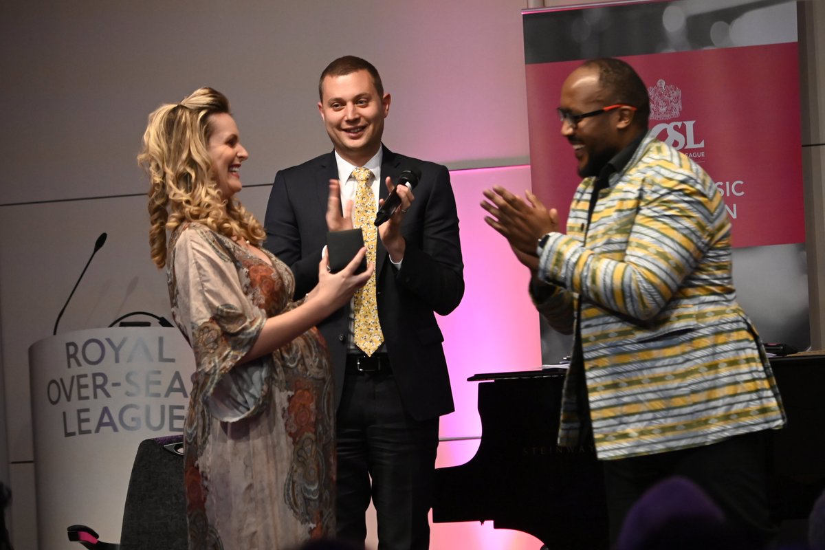 ROSLARTS's tweet image. Congratulations to soprano @MillyF0rrest who took home the ROSL Singers Prize after a brilliant performance with @hbrownpiano this evening. 
A massive thank you to all of our amazing finalists, their wonderful pianists and of course our panel!
#ROSLAMC