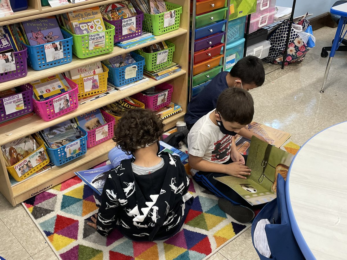 MsKallertEDU's tweet image. We are hard at work learning our center routines! #weelovecenters #weeworkhard @WeehawkenTSD @McginleyIsabel