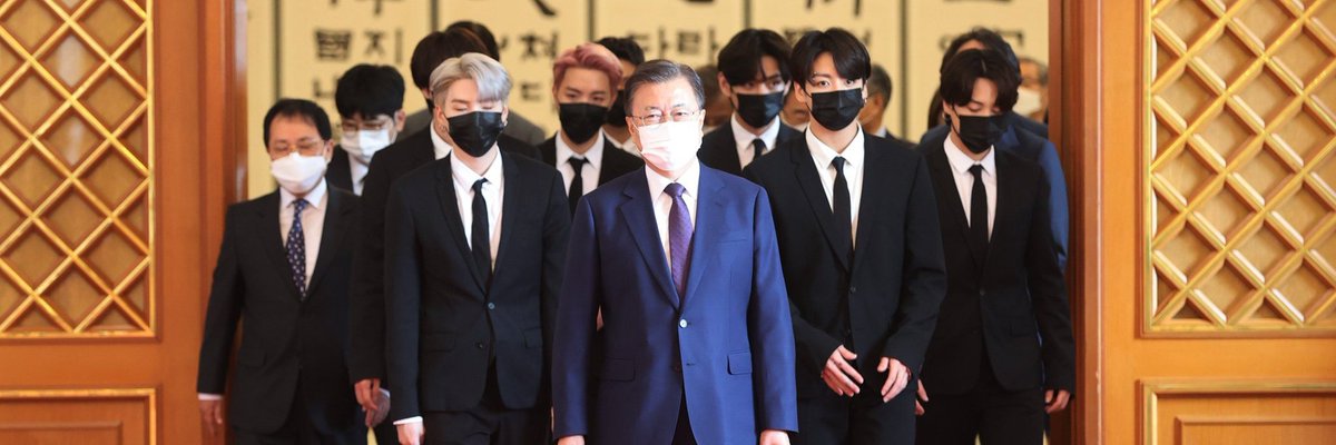 ArmyJongkook4's tweet photo. Our Seven Kings, celebrate your confidence, determination and determination to succeed. Also, thank you, Moon Jae-in, for trusting me BTS. https://t.co/dJOl3zijzR