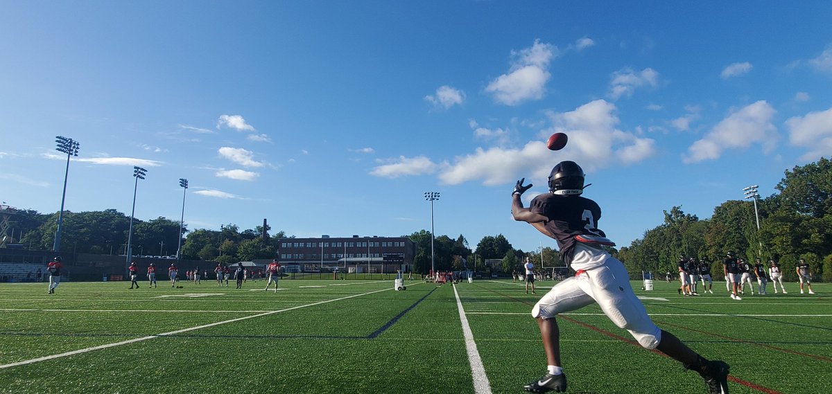 BrownU_Football's tweet photo. 🤏 https://t.co/pe9dsT6IZH