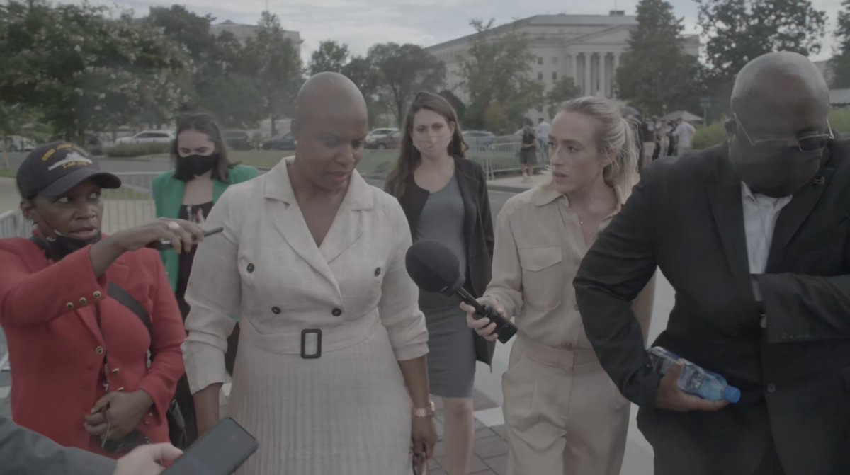 ElizLanders's tweet image. .@AyannaPressley tells @VICENews the images of Haitian migrants at the border are &quot;unconscionable&quot; and the US should be paroling them: &quot;They’re lives, and they’re black lives. And if we really believe that black lives matter around the globe, this is the moment to stand up.&quot;