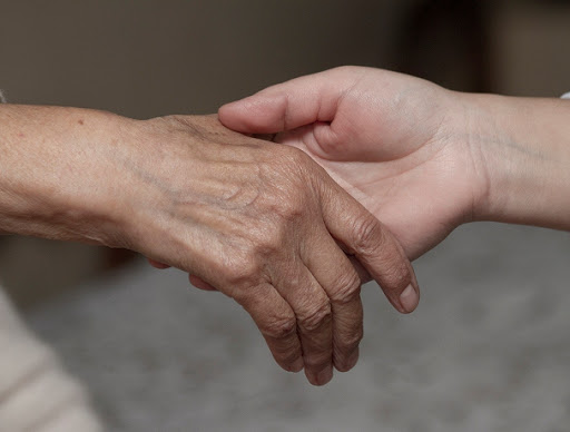 octaviovergara's tweet image. En el #DíaMundialdelAlzheimer quiero destacar la labor de quienes tienen a su cargo el cuidado de personas que viven con esta enfermedad. Seguiremos trabajando para entregarles el apoyo que necesitan, así como para retardar el deterioro cognitivo y la dependencia de los mayores