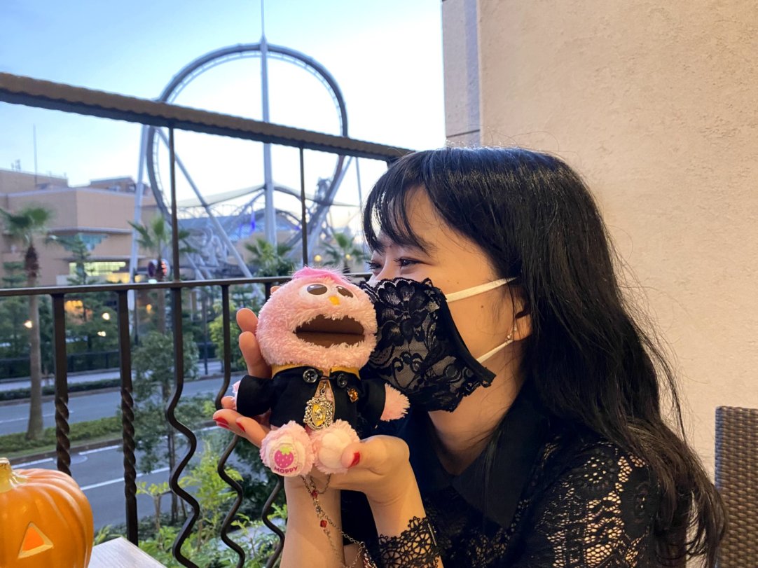 モッピー知らない方もいるのでご紹介 モッピーは Usjオリジナルキャラクターでエルモ が集めた星とハートから生まれました 誕生日は私と同じ3月31日で いちごが大好きです オリジナルキャラなのでモッピーに会えるのはusjだけです 可愛いモッピーがダンスする