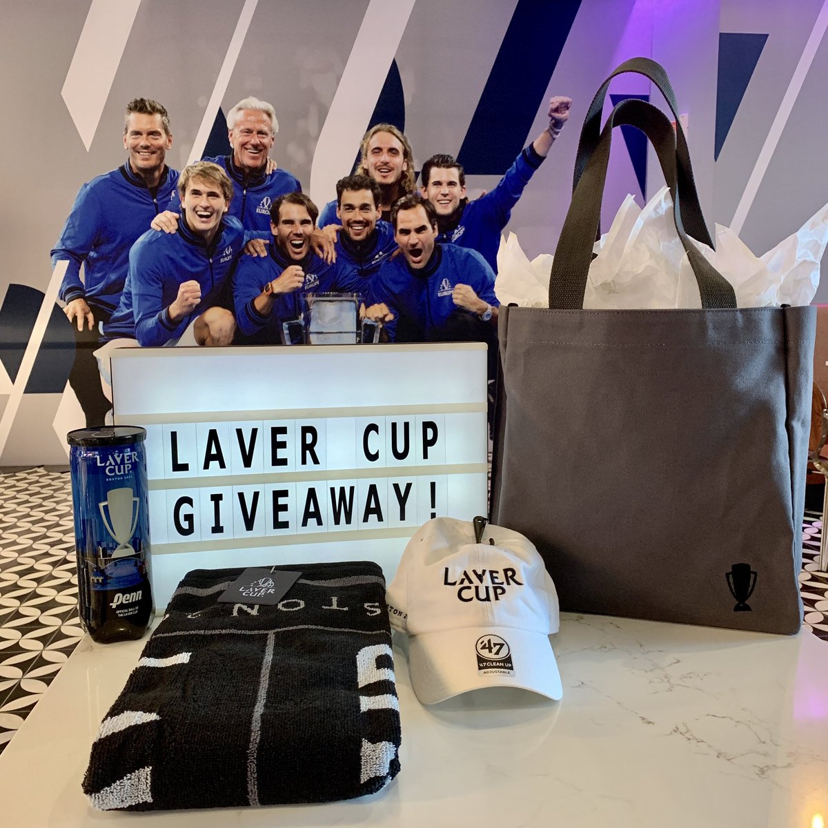 Calling all tennis fans! Retweet now for your chance to win two #LaverCup single session passes and merch. 🎾

Official Rules: tdgar.de/3Ez7Adz