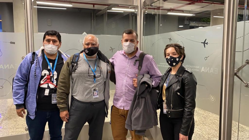 ATEPSA_Nacional's tweet photo. ✈️ Finalizó con enorme éxito la elección de delegados/as de base en #AEROPARQUE dependencias #AISCOM y #TorreDeControl

☀️Felicitaciones a la nueva delegada y a los nuevos delegados!! Éxitos en la tarea!👏🏻👏🏻👏🏻 https://t.co/gaP2isdo49