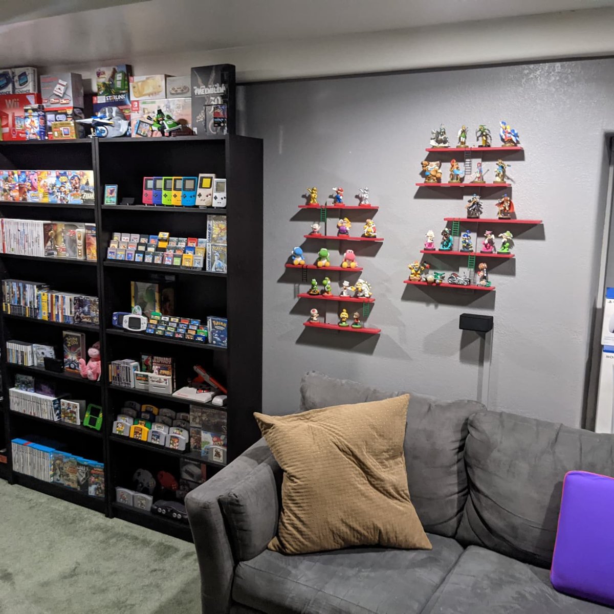 IndigoCharge's tweet photo. Made some #amiibo shelves!!! https://t.co/cxsM10w22b