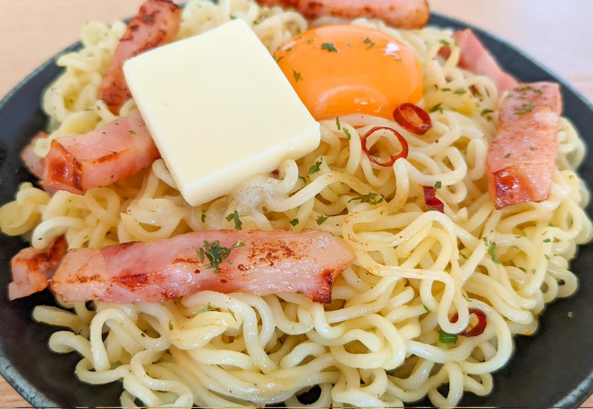 簡単で美味しそう！サッポロ一番を使った、ペペロンチーノ風アレンジレシピ！