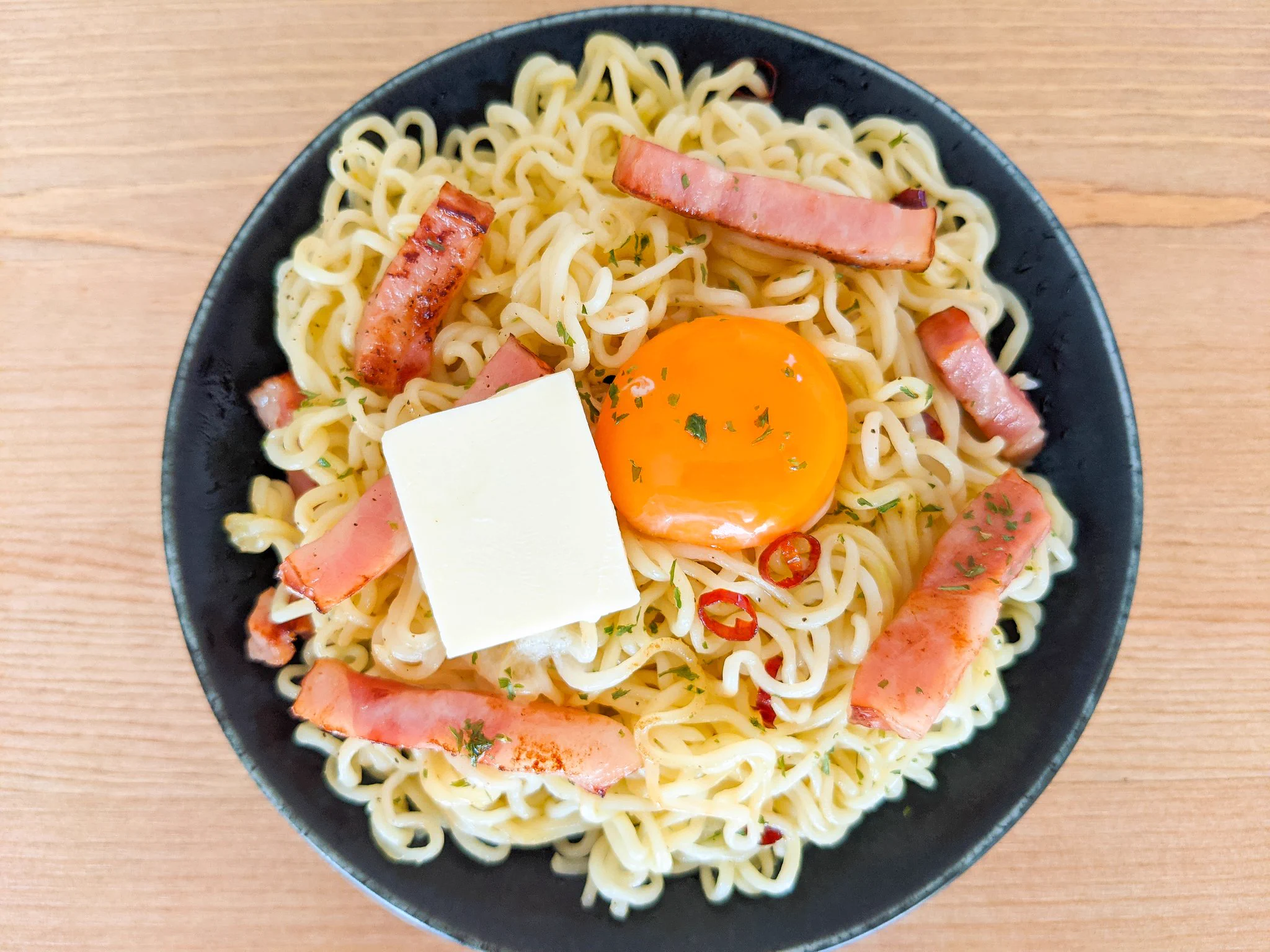 簡単で美味しそう！サッポロ一番を使った、ペペロンチーノ風アレンジレシピ！