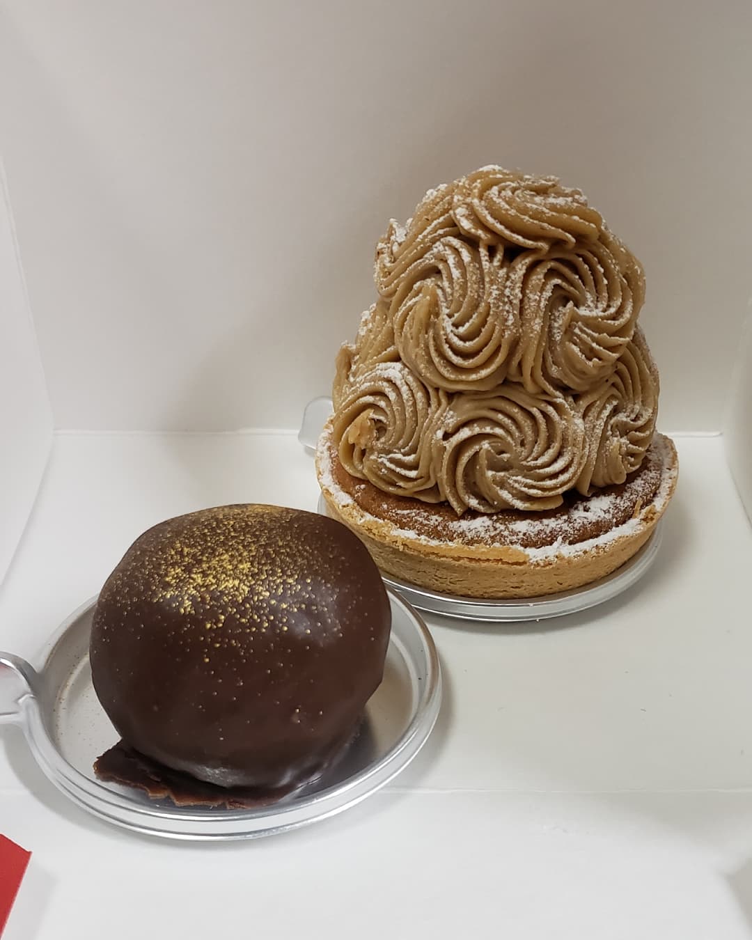 Ratamu テイクアウトしたモンブランとラムボール フォルムが変わって初めてのモンブラン これ絶対食べるべき ケーキ モンブラン アトリエコータ パフェ 神楽坂 神楽坂カフェ カウンターデセール T Co Ywhizeh4ib Twitter