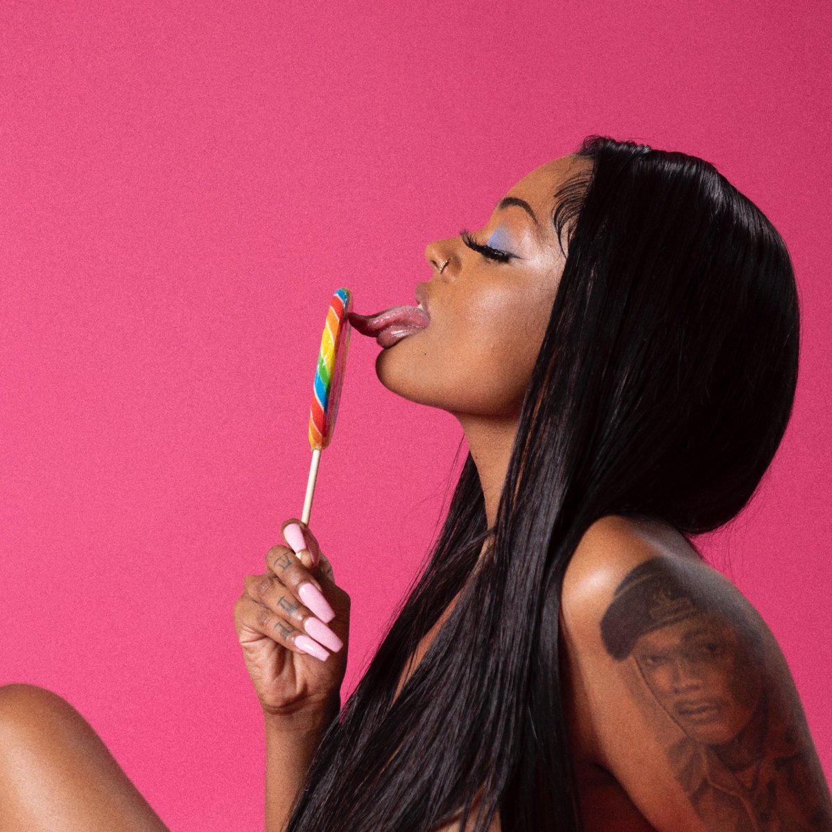 dolchyna's tweet photo. Taste like candy sweet like fruit 🍉🍒 https://t.co/YH4y7Lv6jK