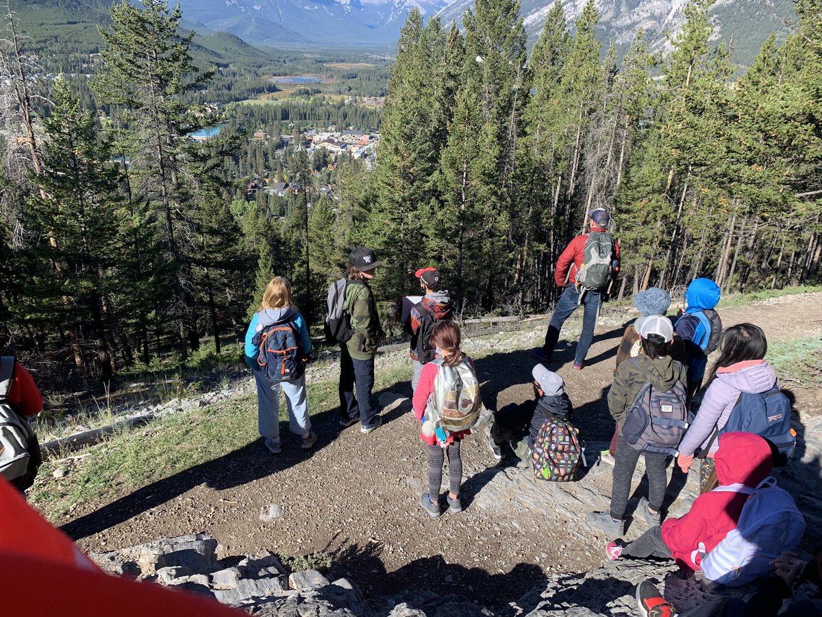 LynxInBanff's tweet photo. Outdoor learning @Banff_El_School this fall has been great fun!  Gr. 5 hikes Tunnel Mountain to study weather🌥, Gr. 3 learns about rocks and minerals 🏔 at Bow Falls, and Gr. 4 explores the forest floor for decomposers 🪰 at the Fenland Loop. https://t.co/tGT8sD9ess