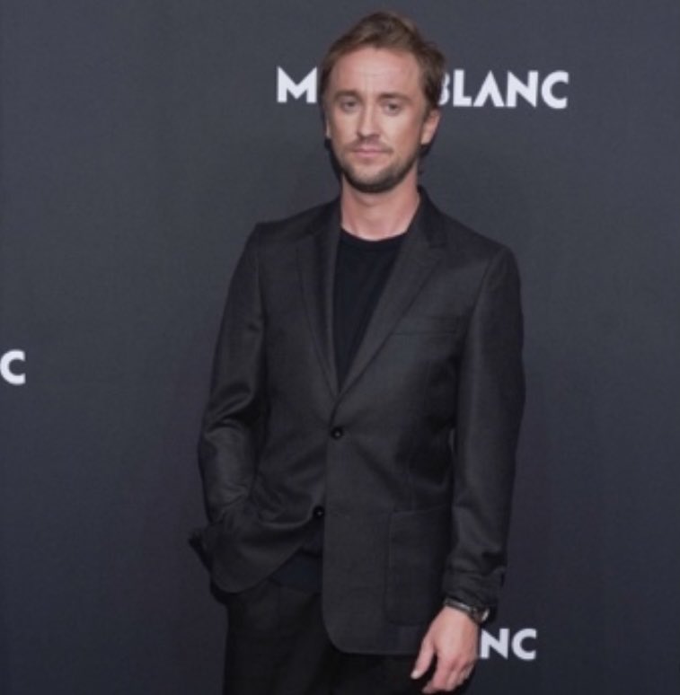 slydracos's tweet photo. happy 34th birthday Tom we love you <3 https://t.co/urTDwocOVc