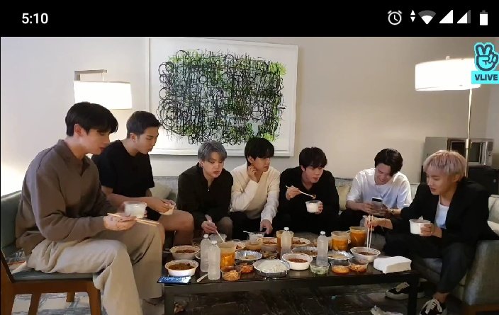 leidy_gilces's tweet photo. La única. Que saque 🥺  I Believe, I Can Fly 
Llora😔😭
#ARMY #VLIVE  #BTSARMY https://t.co/OPl6yXFLF7