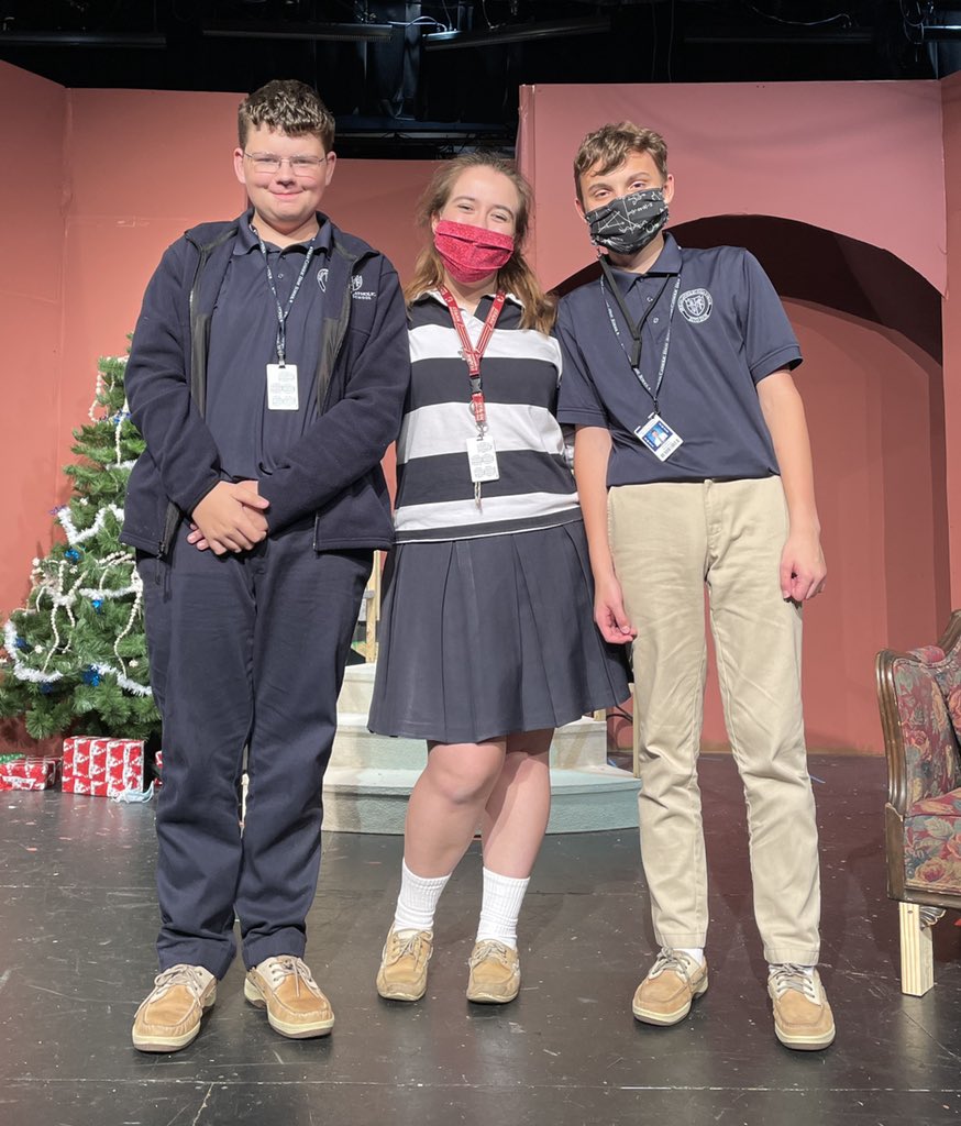 theatrenolan's tweet photo. Our Cast Members of the Day, James, Sophia, and Matthew!! https://t.co/o7phme7Ty8