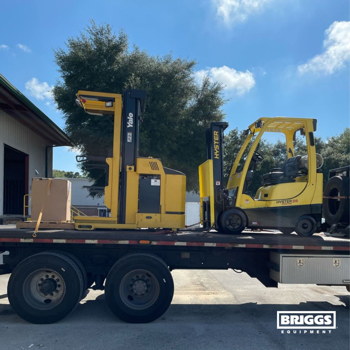 BriggsIS_'s tweet photo. Roger Young and the team in Florida are staying busy for our customers - here's a couple of deliveries of reconditioned @hysteramericas &amp; @yaleamericas lifts! Nice job, team! #BEdelivery #materialhandling #solutionsprovided #forklifts https://t.co/MfB49A529J