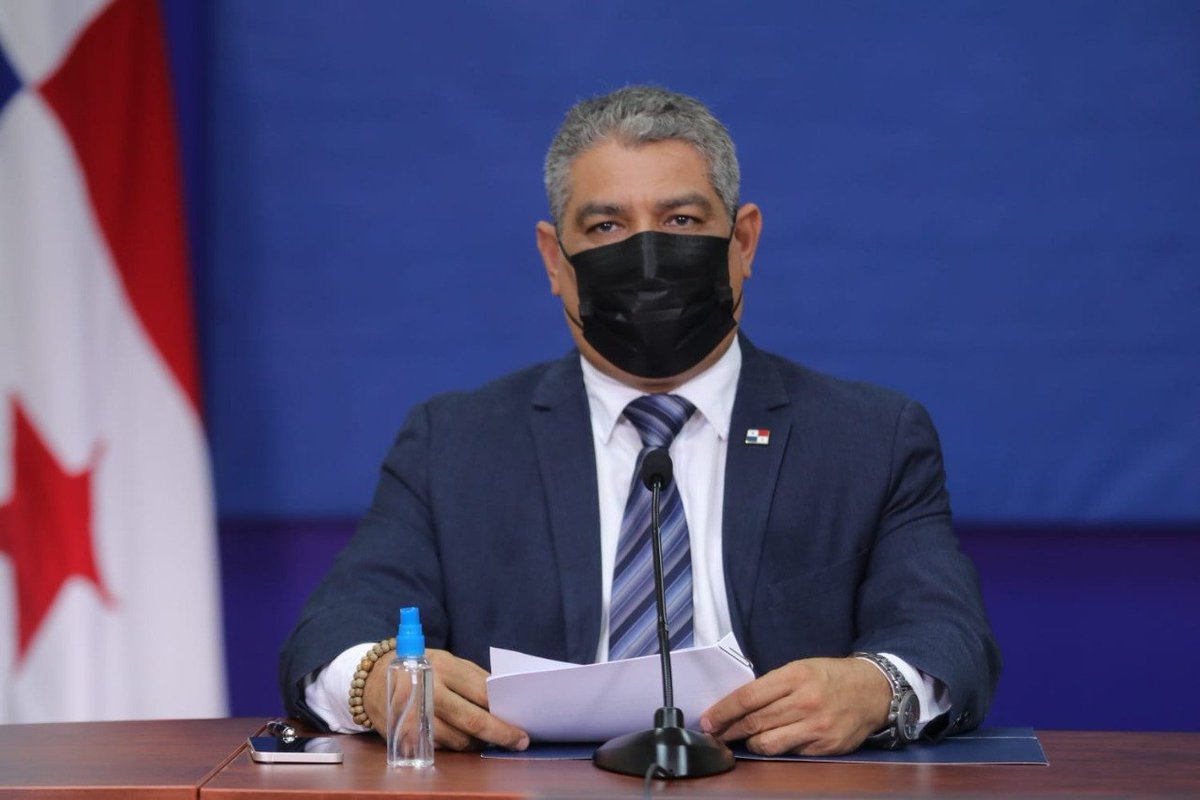 MINSAPma's tweet photo. Luego de recibir la aprobación del Pdte. @NitoCortizo, el Ministro @LPacoSucre anunció que a partir de este miércoles 22 de septiembre, inicia la vacunación de terceras dosis de vacunas contra el #COVID19 para pacientes moderados y gravemente inmunosuprimidos. https://t.co/CjwR9VGTan
