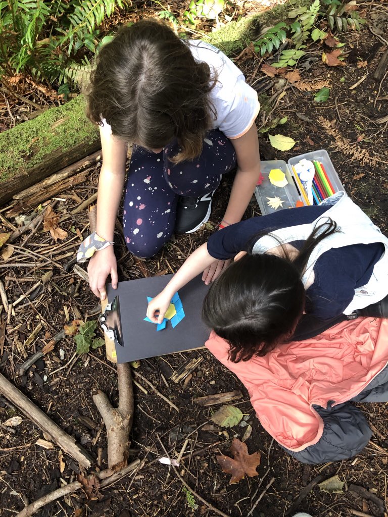 brelloydwv's tweet photo. Shapes are all around us! Div. One loved experimenting with shapes to make art with our buddies &amp; then seeking to find natural shapes in our beautiful  backyard! #westvaned https://t.co/vtJoGpZJWv