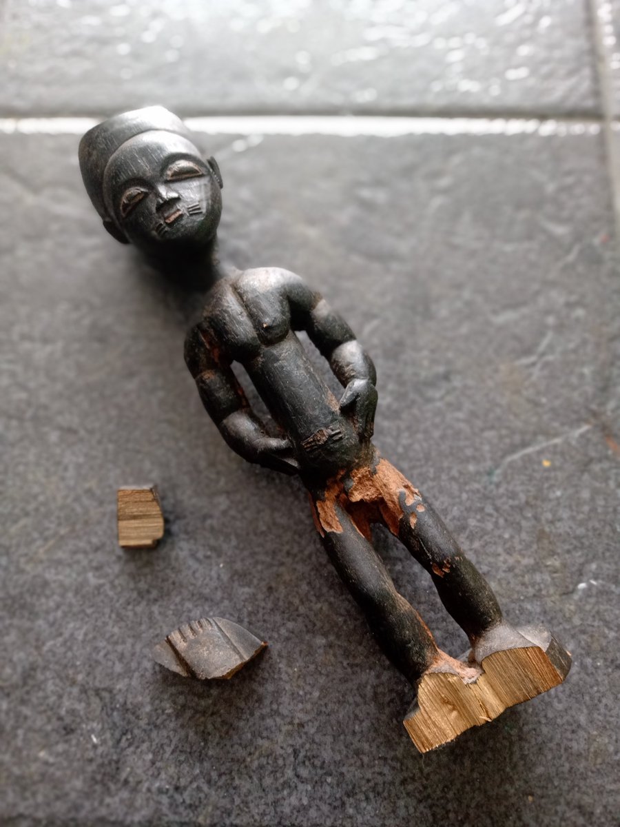 JohnGrahamart's tweet photo. #melbourneearthquake  #earthquake my baule statue feel from the self! https://t.co/5W8C9JA4Xa