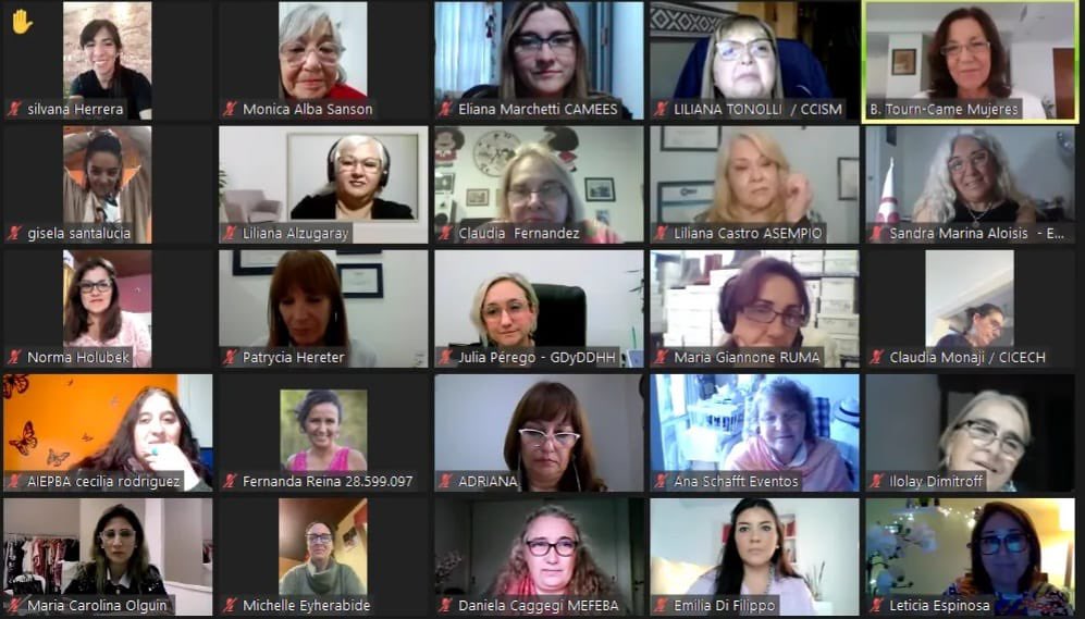 Camess8's tweet photo. Participamos del plenario de #MeCame @redcame @CAMEMujeres @BeatrizTourn @moyano_marita @AlfredoGZChaco #SantaFePresente https://t.co/Yiqcq2ZCqo