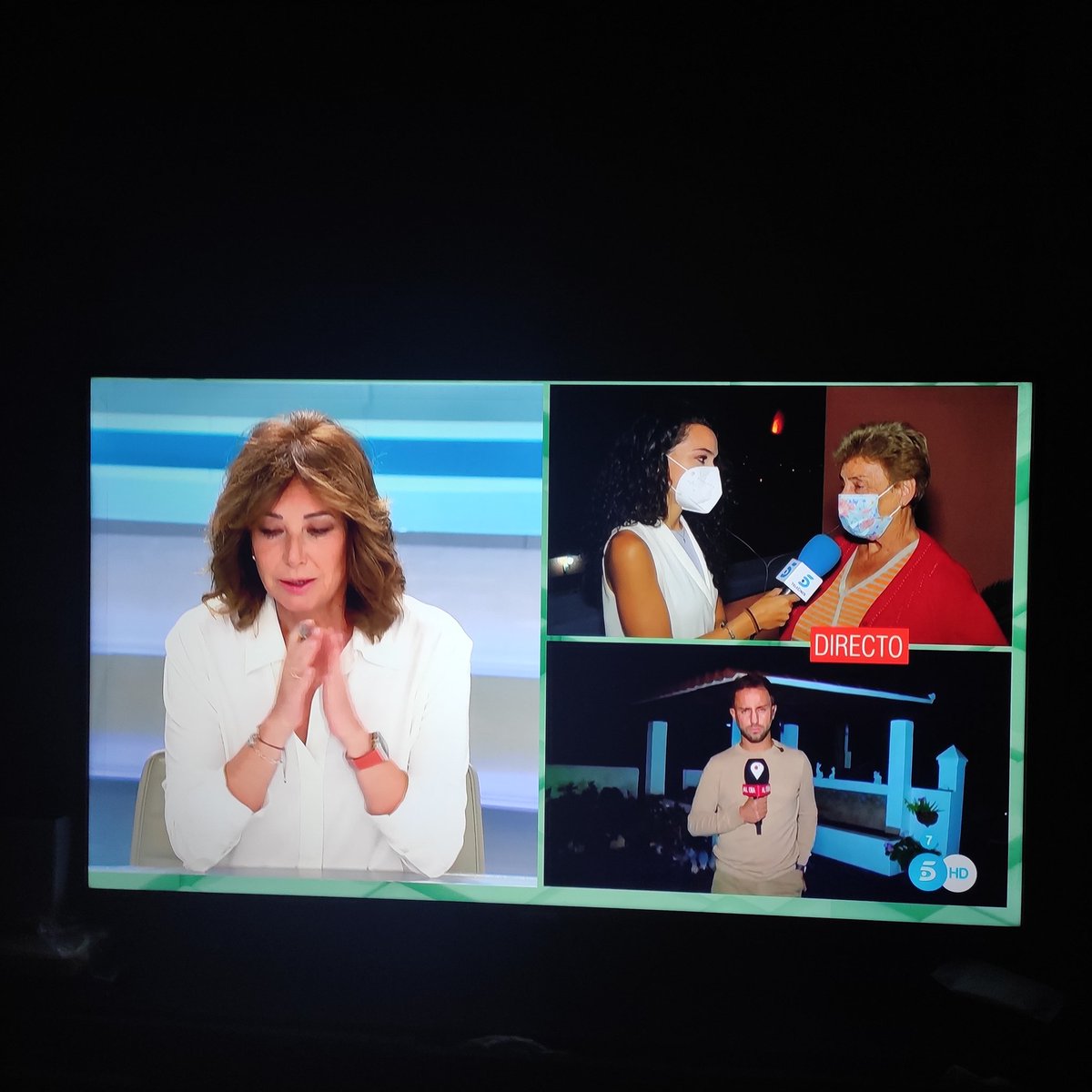 Gente de Todoque o de sus cercanías por favor que busque ayuda para unos gatos que han quedado en la casa de esta señora. Han realizado una conexión en directo con el pueblo desalojado,y los gatos en la casa,el tw del reportero es este <a href="/alejandrogueztv/">Alejandro Rodríguez</a> 
#todoque
#erupcionlapalma