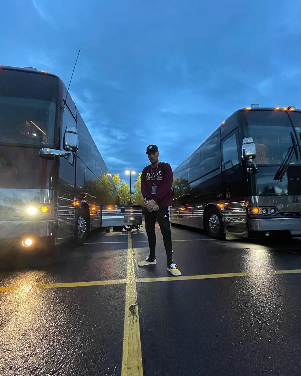 FBAMGMT's tweet photo. NIGHT ONE!!! Strange New World Tour start tonight in Springfield Missouri!! What song do you want @JehryRobinson to perform when he rolls up to your city? #effbeeaye🐍🦇 #strangemusic #tour #jehryrobinson #jehry #tnini #techn9ne https://t.co/F2Izj52USP