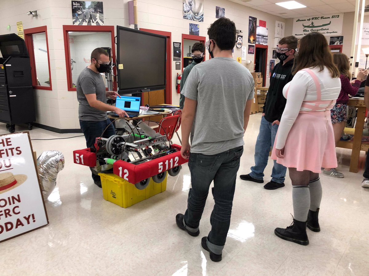 Gongoliers5112's tweet photo. Tonight team members are working on chassis design and introducing them to the programming and electronic side of the robot. We are also excited to welcome some new members! #omgrobots #FRC #FIRST #yayrobots #robotics #Gongoliers https://t.co/DGsTaYCNEl