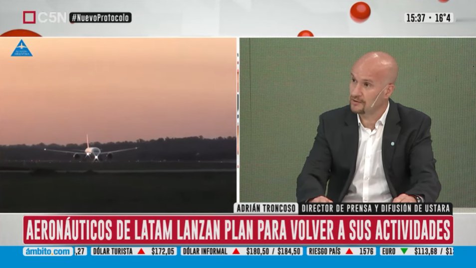 C5N's tweet photo. ✈ #ArgentinaMRO: Extrabajadores de LATAM presentaron a Transporte un proyecto para garantizar la reinserción laboral https://t.co/mhAsclSlo2 https://t.co/TJe0WJjDmf