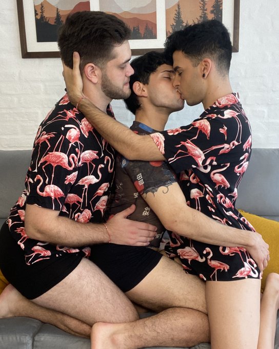 1 pic. My best friend wants to taste my boyfriend's cock??
?7??0???at https://t.co/6d6tK2V1yH or https://t