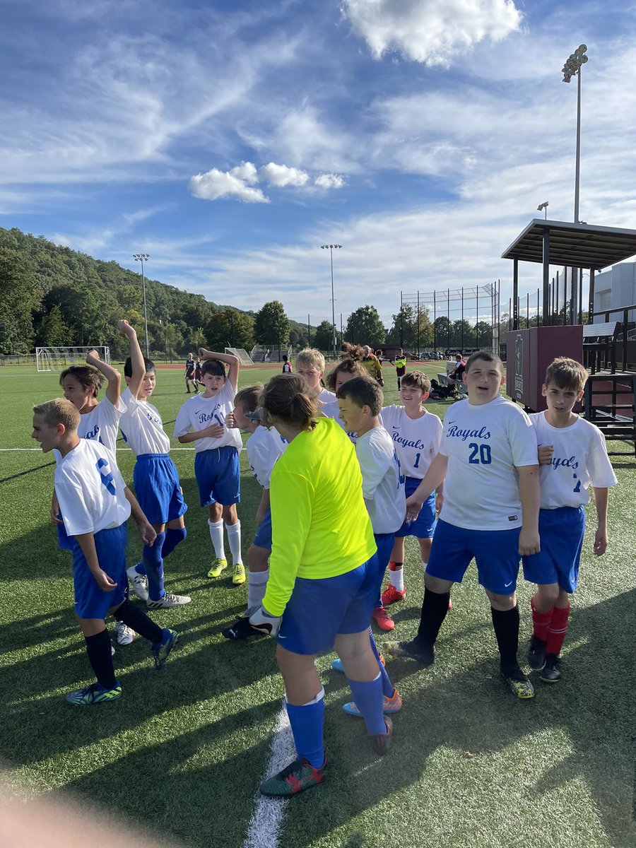 GDRoyals's tweet photo. Both Royals teams get their first win of the season! Way to go GD! @WynantskillUFSD https://t.co/wokRu7OGxB