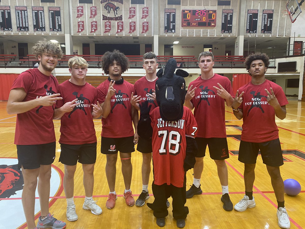 JohnsAngelique's tweet photo. Winners 19-20 and again 21-22! Would they have won in 20-21 (Covid) we will never know? @BronchoNationSS @jeff_principal @austinm_18 @steven_stephany @XhavionR @owenclinder @bradygpreston12 @neahnoyes27 Mike H https://t.co/eZJxs8mkd3