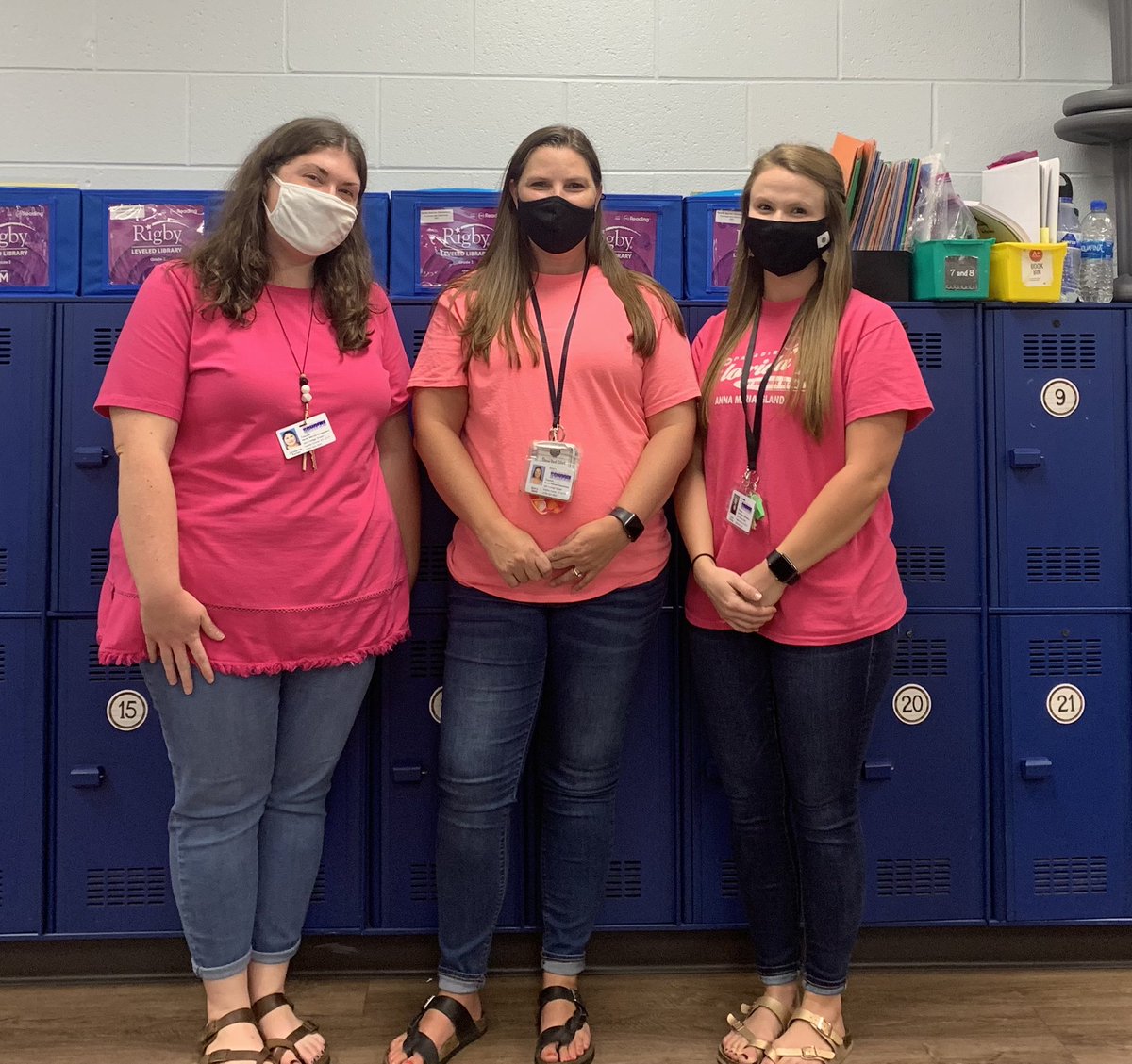 Sams_class's tweet photo. NWES supporting Avery today!
 #AverySTRONG https://t.co/4Q2iEpFRYW