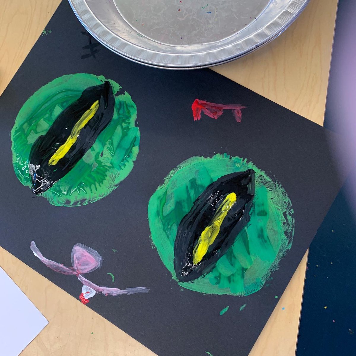 AmyDrost5's tweet photo. Printing with old CD’s at Independence Valley Rural School today. We had a lot of fun experimenting. #IVS #ruralschool #k8 #art https://t.co/4j4pqXtElB