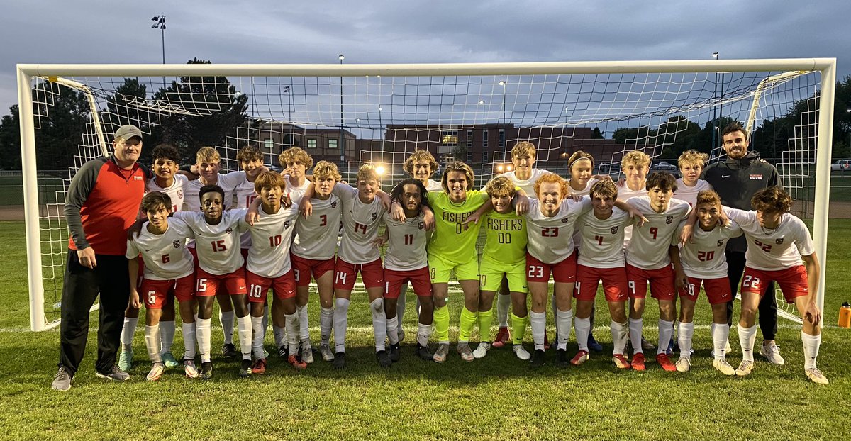 Fishers_Soccer's tweet photo. With tonight’s 3-2 victory over Avon, Fishers clinch at least a share of the HCC Conference Championship with a 6-0-1 record on the conference season. Our first conference championship. 🐅 ⚽️ 

@FHSTigers @UrbanJason @HoosierCConf https://t.co/QKhIPX1efA