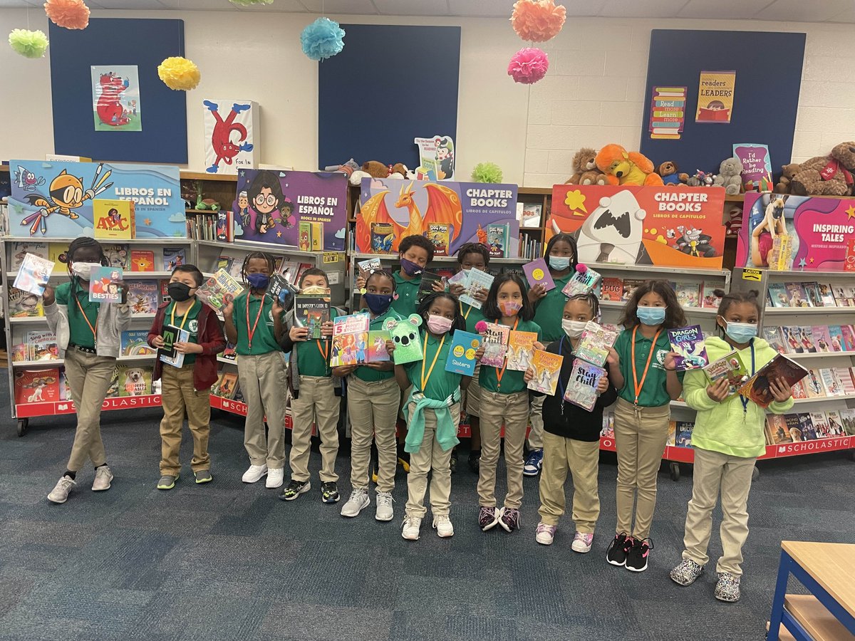 Six hundred eighty-four… the number of books 📚📚📚 Texas Health Blue Zone Project helped us put in our students’ hands in two days!! 😱AND WE’RE NOT DONE YET📚😍❤️  #comoreads  (more
📸 coming soon)