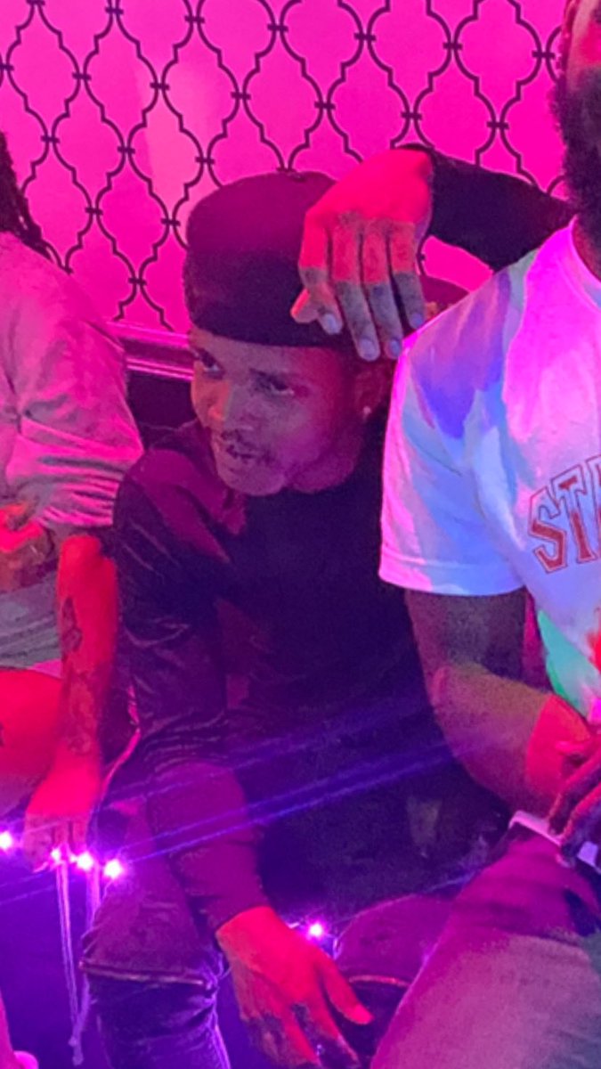 Techonnn's tweet image. When She Screenshot You In Vanish Mode