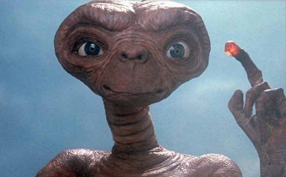 She’s giving ET a run for his money🤣