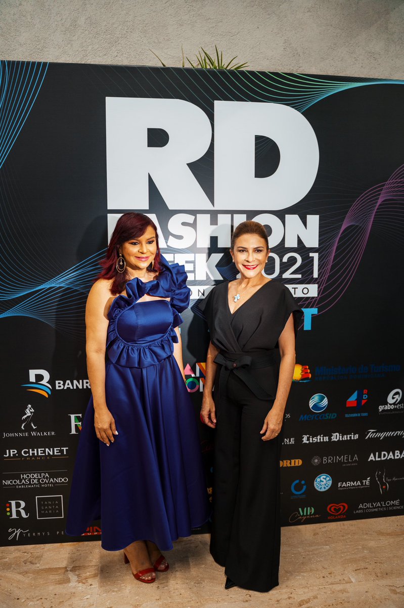 CarolinaMejiaG's tweet photo. ¡Esta noche es de inmensa alegría! Queremos agradecer el talento dominicano que está presente y a esos invitados tan especiales que nos acompañan. 

¡La ciudad de Santo Domingo, Primada de  América, les da la bienvenida! #RDFashionWeek 
@melkisdiazmoda https://t.co/suKjezIVem