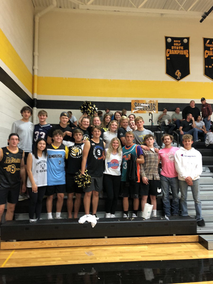 CoachBjustrom's tweet photo. E-hawk ladies are battling tonight!@ehawkpride @ehawkathletics @dauten2 https://t.co/KHnVoRcarc