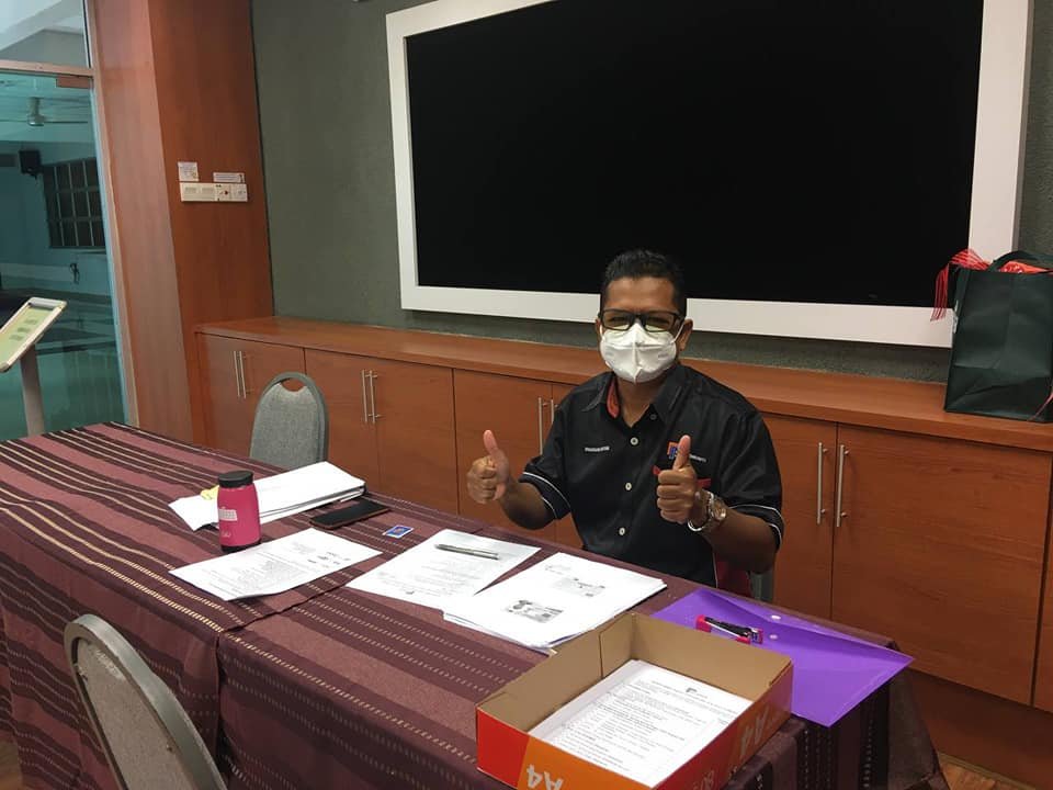 KKPekan's tweet photo. Sekitar Pendaftaran Pelajar Baru Kolej Komuniti Pekan Sesi I 2021/2022. Pendaftaran pelajar baru bagi Sijil Servis Kenderaan Ringan (Automotif) dijalankan sepenuhnya secara atas talian. 
Jom sertai kami. Hubungi talian 09-4264000 atau wasap 0108415183 untuk memohon kemasukan. https://t.co/guqDn1nxe9