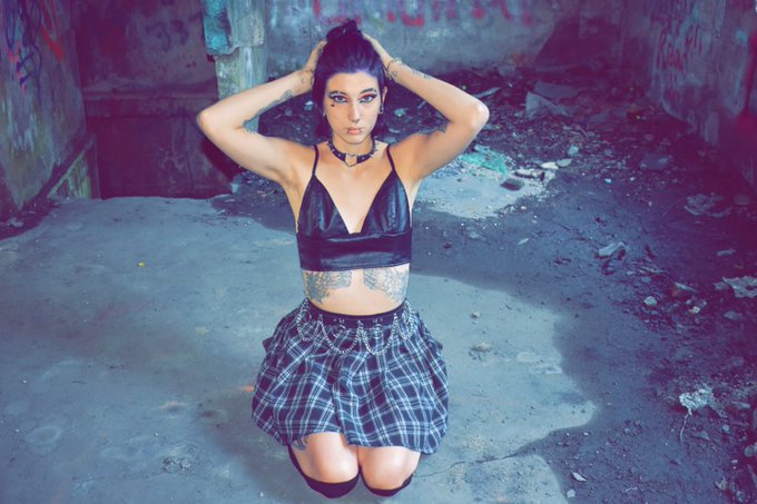 2 pic. did some exploring the other day here&rsquo;s some of the photos 😜 add my website to see the rest 💜