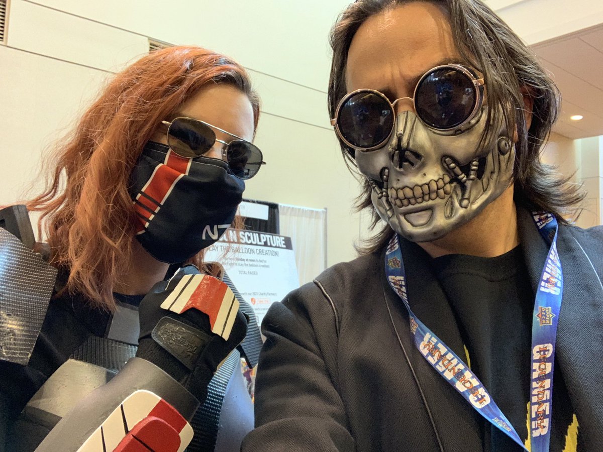 Mark_Meer's tweet photo. Hey, @jhaletweets - I ran into Commander Shepard at @Gen_Con!

#GenCon #GenCon2021 #MassEffect #MassEffectCosplay #MassEffectLegendaryEdition #CommanderShepard #MyShepard https://t.co/7dbpVTcbvr