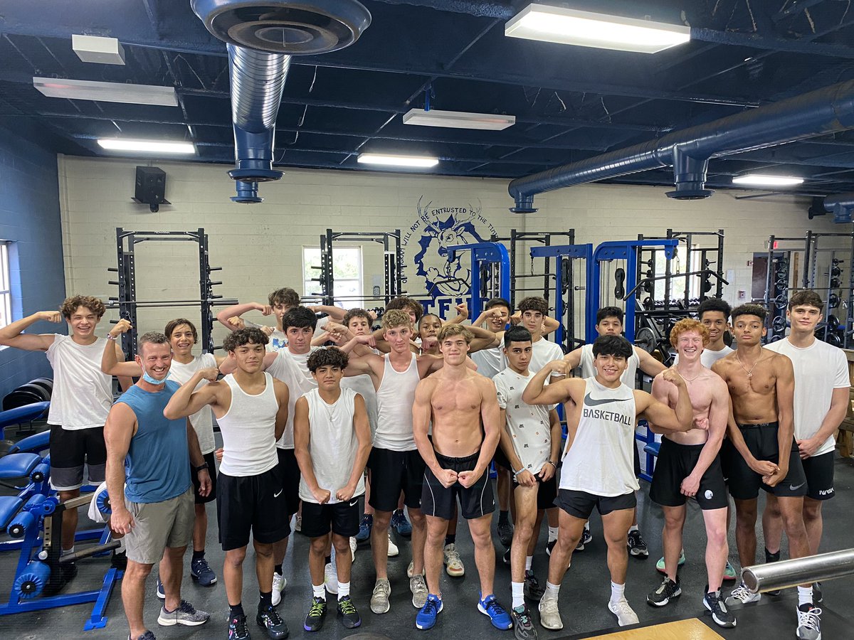 Antlerhoops's tweet image. Shout out to the  owner of 04 Strength &amp;amp; Tivy math teacher, David Riley for working with our team in the weight room.  The guys have made big gains 💪🏽 💪🏻💪🏿💪#PUSHthrough #G4XD #TFND