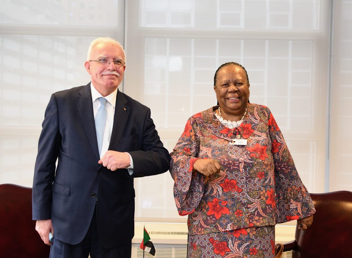SAMissionNY's tweet image. Today, Dr Naledi Pandor, SA’s Minister of International Relations &amp;amp; Cooperation met with Dr Riyad al-Maliki, Minister of Foreign Affairs and Expatriates of the State of Palestine on the sidelines of #UNGA @Palestine_UN #SAatUN 🇵🇸🇿🇦

Photo: Katloho Maifadi (DIRCO)