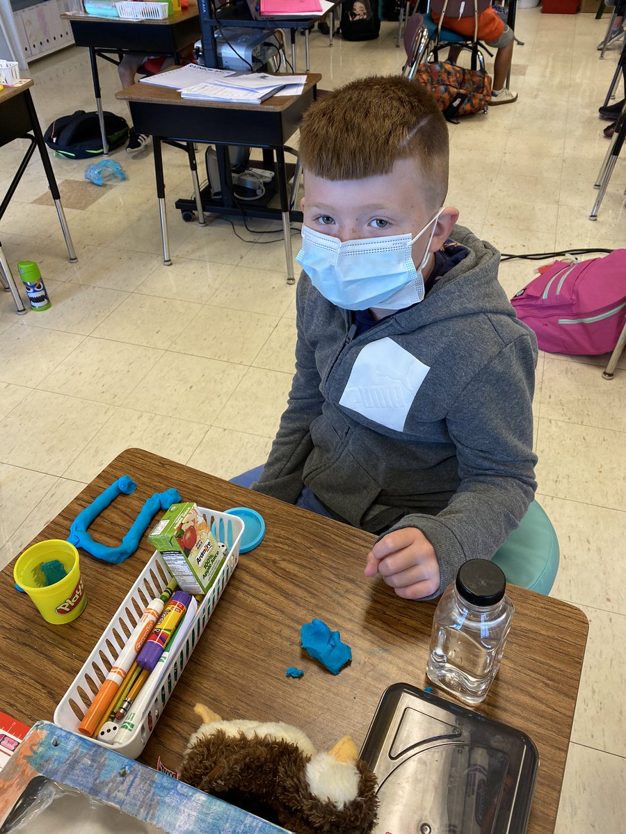2nd Graders making eighth notes out of their #playdoh! There are a few silver linings to teaching on a cart! #bulldogpride <a href="/BrodnickiSchool/">Brodnicki School</a>