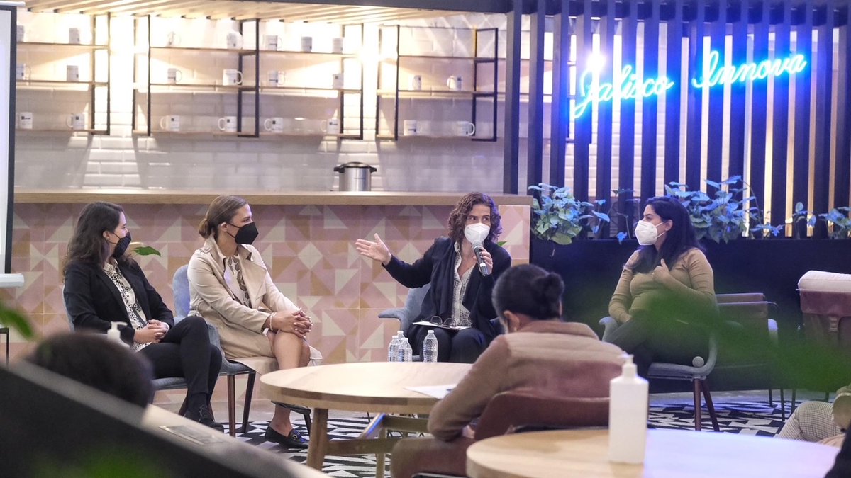 Hace una semana llevamos a cabo el primer evento presencial del Consorcio #FaroInnovaJal en REDi AMG.  Gracias Nora Martín-<a href="/InnovacionJal/">Secretaría de Innovación, Ciencia y Tecnología</a>, <a href="/PaoLazoCorvera/">Paola Lazo Corvera</a>-<a href="/IgualdadJalisco/">Sría. Igualdad Sustantiva entre Mujeres y Hombres</a>, <a href="/silari_/">Sílvia Ariza (写为牙）</a>-<a href="/DiDi_Mexico/">DiDi México</a> por participar como ponentes y aliadas en "Innovación en movilidad segura p/mujeres"