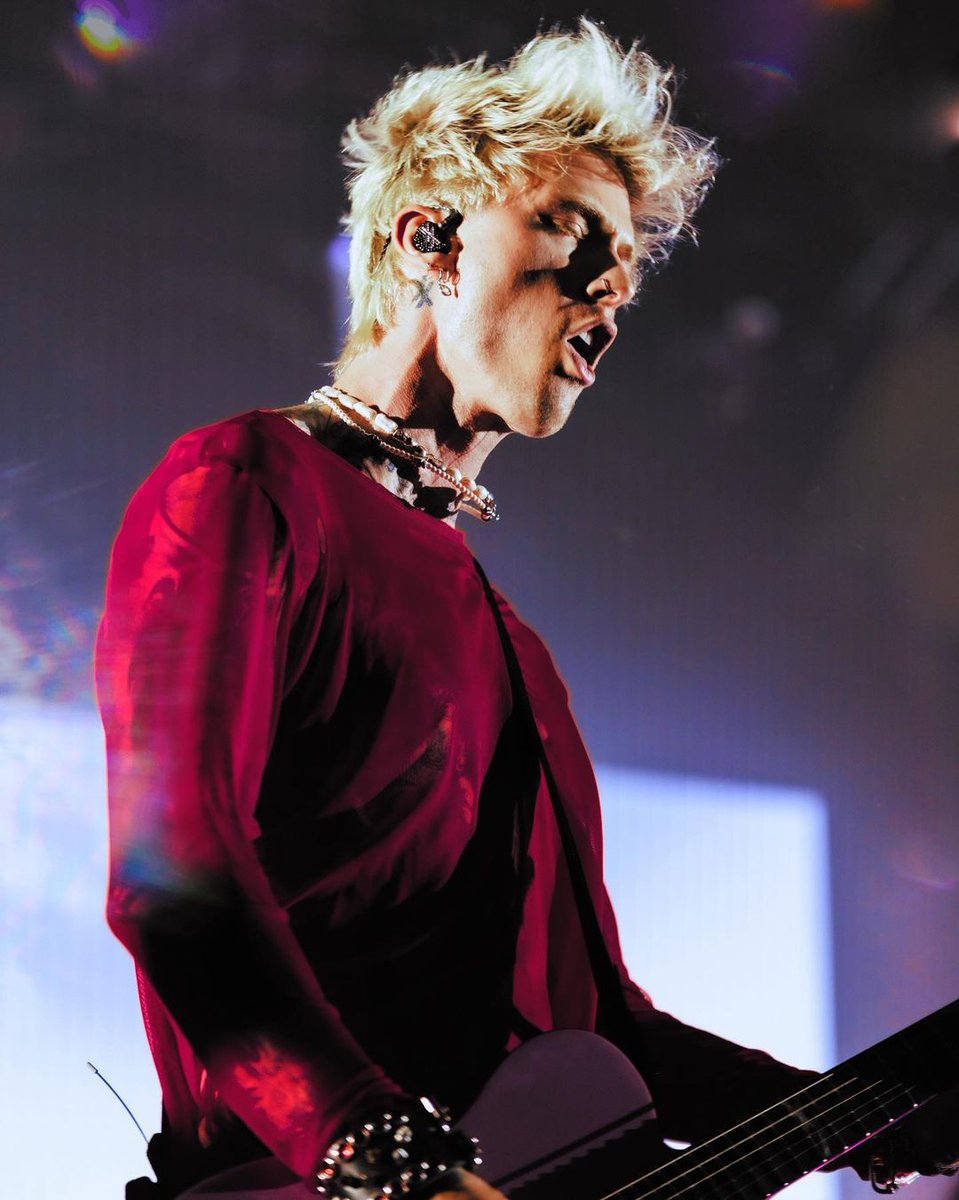 dandanramos17's tweet photo. I see MGK in 9 days! Then the day after that, then that next week after, then 2 weeks after that. Is this real life?!🤩😍 https://t.co/OXDxrLwHRD