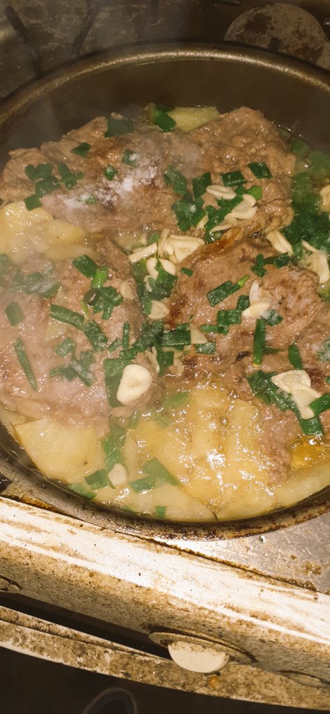 patrysmith15's tweet photo. @diegotavella6 Retruco bife encebollado 👌🤤 hecho por papá #Chacopyo la mejor 🥩 saludos 🤗 https://t.co/8y3LfYsgc1