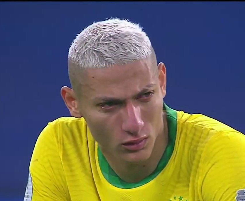 BrazOTricolor_'s tweet photo. Mood do tricolor hj:

*Pq o Gabriel Teixeira perdeu aquele gol?..*

*Po o Fred tava do lado dele...*

*Caralho era pra ser flaxFLU amanhã...*

*Porra tava 2x0 ontem...* https://t.co/balGPoAu3t