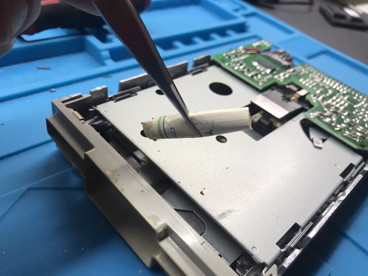 javmast3r's tweet photo. This #Atari floppy drive comes with a surpriseโฆ
#RetroGaming #Atari16bit #computers https://t.co/rTWLr3vizj